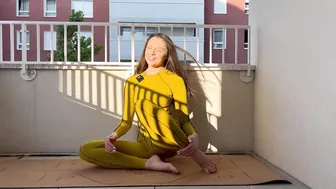 Balcony Yoga At Sunset with Mirra ♥️♥️ Good Vibes Only #contortion#yoga#stretching #10