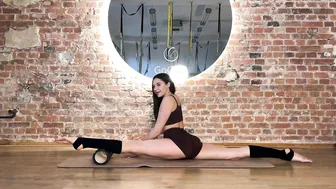 Real Time | Best Exercises with Roller | Full Body Stretch with Mirra #contortion#yoga#stretching #6