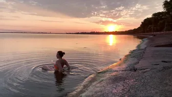 July 2023. Svetlovodsk. Swiming at sunrise. Получится ли выбраться из воды... #4