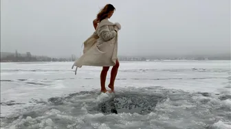 December, +1, swimming in ice water, закаливание, моржевание