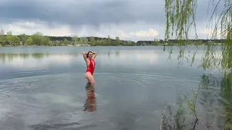 April. Swimming in cold water. Закаливание #1