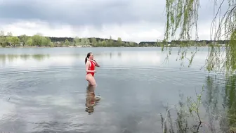 April. Swimming in cold water. Закаливание #6