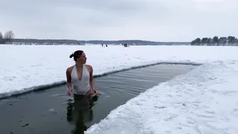 22.01.2022, Закаливание, моржевание, разминка на снегу, заплыв в ледяной воде #7