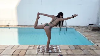 YOGA DE BIQUÍNI NA PISCINA №3 #5