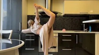 Combine leg stretching and workouts with kitchen cleaning