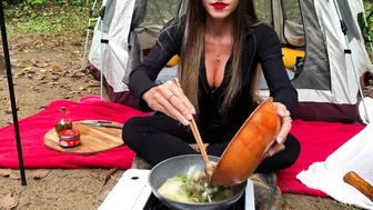 SOLO CAMPING - Brazilian GIRL COLLECTING forest MUSHROOMS and cooking - ASMR #8