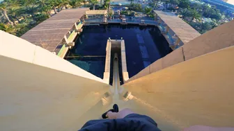 Fast Track Leap of Faith Water Slide at Atlantis Aquaventure Water Park in Dubai