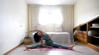 Quick 1-Minute Morning Yoga with CoCo: Ankle Joint Warm-Up Exercises for Long Workdays #2