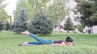 How stretching actually changes your muscles - Malachy McHugh Bridge pose #6