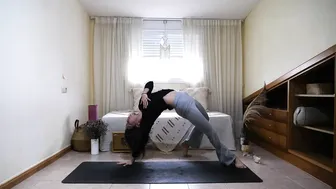 Minute Full Body Flow for Relaxation & Realignment with Coco Yoga #9