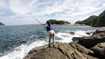 ASMR - SOLO Brazilian GIRL BEACH FISHING 4K #8