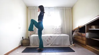 Evening Workout Routine: Quick 1-Minute Basics for Beginnerswith Coco Yoga #2