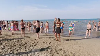 ITALY 4K60 Beach Walk, RIMINI, Dancing and Party on the Beach with Bikini Beach Walk #9