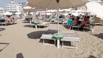 ITALY♥️♥️4K Beach Walk♥️♥️️, CAORLE resort near Venice with Bikini Beach Walk #8