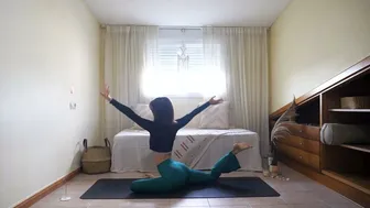 Winter Solstice Yoga: 2-Minute Full Body Flow for Relaxation & Realignment with Coco Yoga