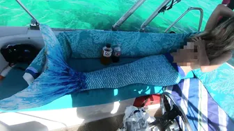 Cap'n lands 112lb catch - MERMAIDS are real-ish - Sailing and Fun #9