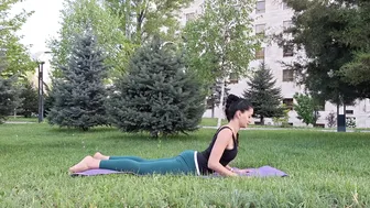 Yoga next to the garden brings a sense of relaxation, Coco yoga, basic practice #10