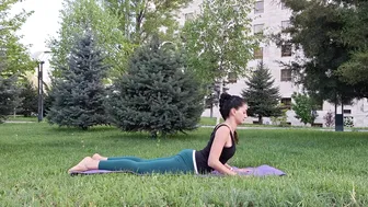 Yoga next to the garden brings a sense of relaxation, Coco yoga, basic practice #5