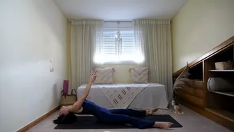 Quick Full Body Stretch for Seniors - Improve flexibility in arms, back and legs.