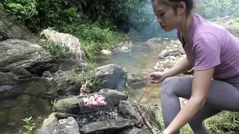 Bushcraft trips & Solo Camping In the Forest, Grilled meat on the stone, Stream bathing, Relaxing... #7