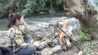 Solo Bushcraft & Camping | Stream fishing, enjoy grilled fish | Exciting wild fishing Ep7 #8