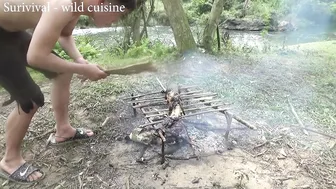 OFF GRID LIVING | catch fish, grill and eat by the stream | solo bushcraft EP1 #7