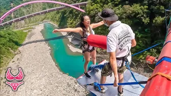 穿比基尼高空彈跳????Bikini Bungee Jumping