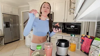 Q & A while making a smoothie! #8