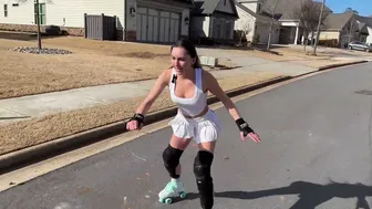 Learn how to roller skate with me! #1