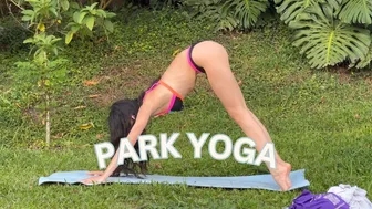 5-minute yoga at the park ???? | Zarias