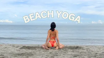 wind down with me at the beach????????‍♀️ (calming yoga) | Zarias