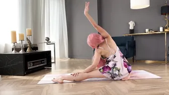 Home Yoga with Daily Sweet #8