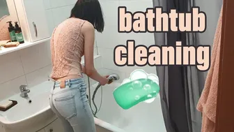 DEEP CLEAN MY BATHROOM WITH ME tanya swizift bathtub cleaning video #1