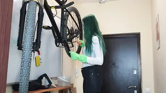 Cleaning the Dirtiest Bicycle with New Rubber Gloves! #4