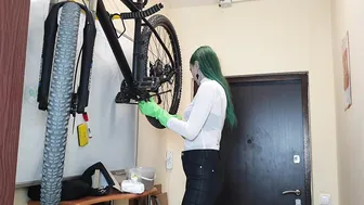 Cleaning the Dirtiest Bicycle with New Rubber Gloves! #9