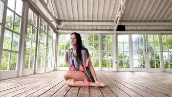 A Silent Yoga Flow in Lombok's Glasshouse Studio – Get off the Yoga Mat & Explore the Space #6