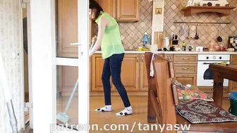 MOP THE FLOOR IN A GREEN SHIRT | Tanya Swizift #4