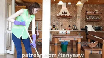 MOP THE FLOOR IN A GREEN SHIRT | Tanya Swizift #8