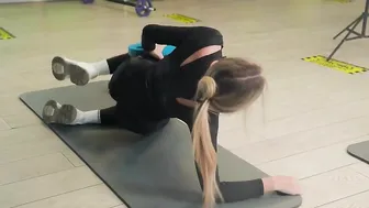 GLUTE POWER AND FLEXIBILITY: OLYA COACHES YULIA #4