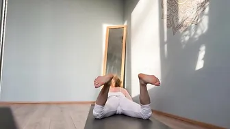 Express Stretching Session for Busy Days with Elli #2