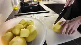 Cooking Juicy Thighs & Creamy Mashed Potatoes | Too Tempting to Resist  #3