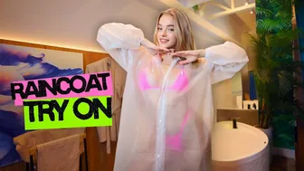 [4K USA] White Raincoat Try-On | Fresh & Cozy Look
