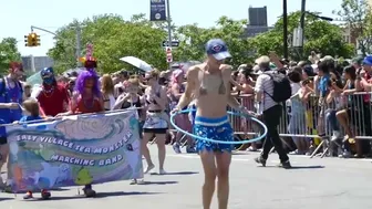 Mermaid Parade : Hula Queen