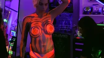 BODY PAINTING IN THE DARK ( Part #-1) #6