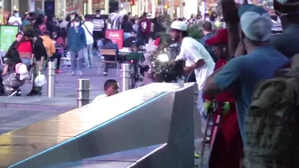 SKATE BOARDING : TIMES SQUARE #10