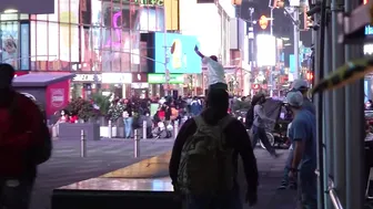 SKATE BOARDING : TIMES SQUARE #9