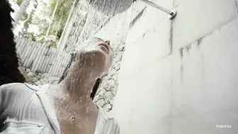 Hot Girl Shower in Bali - Pinkkiss Trip #9