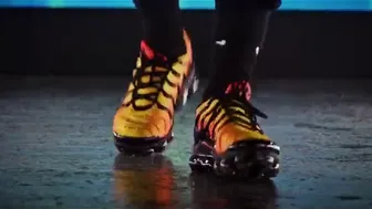 Fashion Stylist for Nike Air VaporMax Plus Video #1