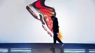 Fashion Stylist for Nike Air VaporMax Plus Video #7