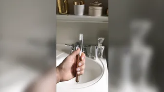 Get Quip With This Gold Toothbrush #3